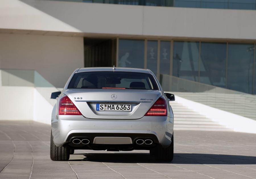  Mercedes-Benz S63 AMG 2010 года  (фото 5 из 24)